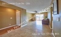 200 Country Club Dr in Largo, FL - Foto de edificio - Building Photo