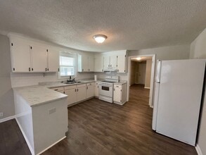 716 Broad St in Kannapolis, NC - Building Photo - Building Photo