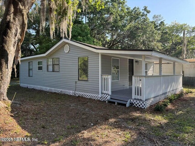 6449 Bluebird Rd in Jacksonville, FL - Building Photo - Building Photo