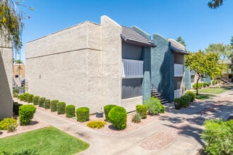 Oakridge Apartments in Phoenix, AZ - Building Photo - Building Photo