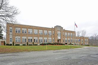 School Place Senior Apartments in Yale, MI - Building Photo - Building Photo