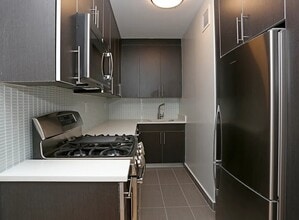 425 W 53rd St in New York, NY - Building Photo - Building Photo