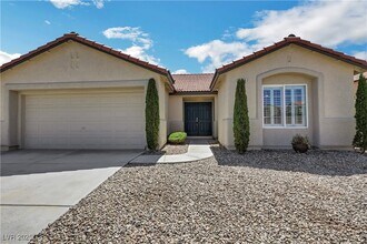 7379 Majestic Bluff Pl in Las Vegas, NV - Foto de edificio - Building Photo