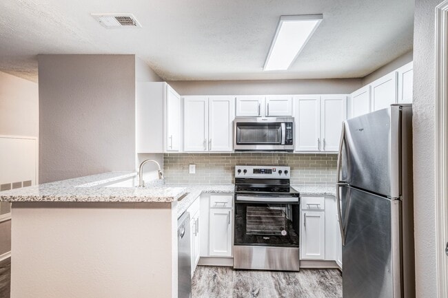 The Pointe at Stafford Apartment Homes