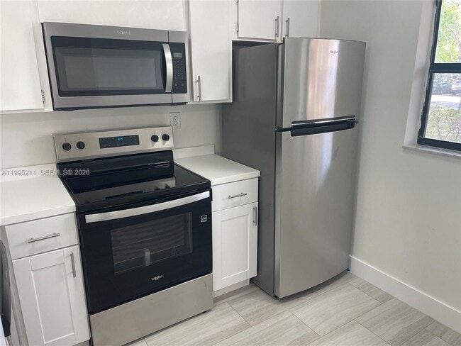 3199 Foxcroft Rd in Miramar, FL - Building Photo - Building Photo