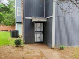 6439 Kirby Trees Dr in Memphis, TN - Building Photo