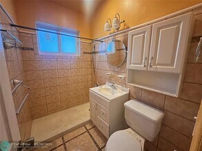 17150 NE 4th Pl in North Miami Beach, FL - Building Photo - Building Photo