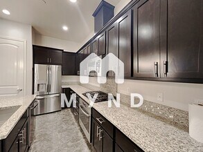 4418 Natomas Central Dr in Sacramento, CA - Foto de edificio - Building Photo