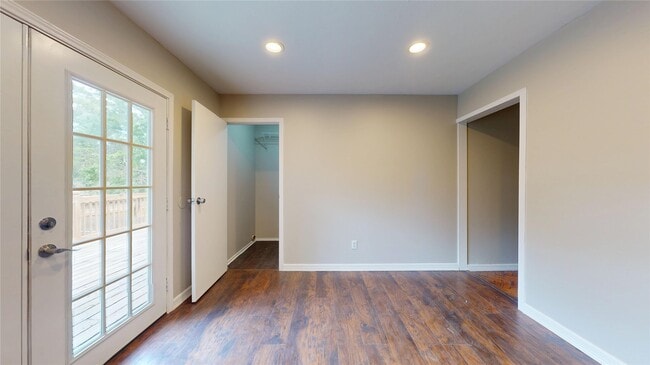 2139 Middle Creek Dr