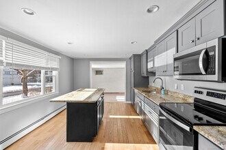 8 Kings Rd in Simsbury, CT - Building Photo - Building Photo