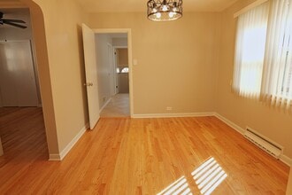 5047 S Leclaire Ave in Chicago, IL - Building Photo - Building Photo