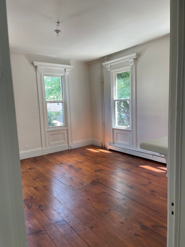 1 Silver St Rentals in Somersworth, NH