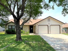 1008 Cresswell Dr in Pflugerville, TX - Building Photo