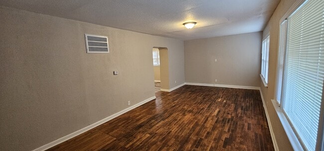 2271 N Minnesota St in Wichita, KS - Building Photo - Building Photo