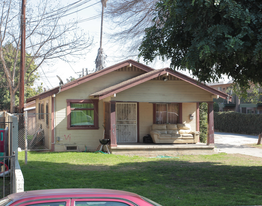 16228-16230 Eucalyptus St in Bellflower, CA - Foto de edificio