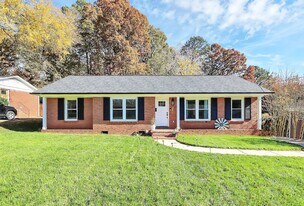 6439 Montpelier Rd in Charlotte, NC - Building Photo