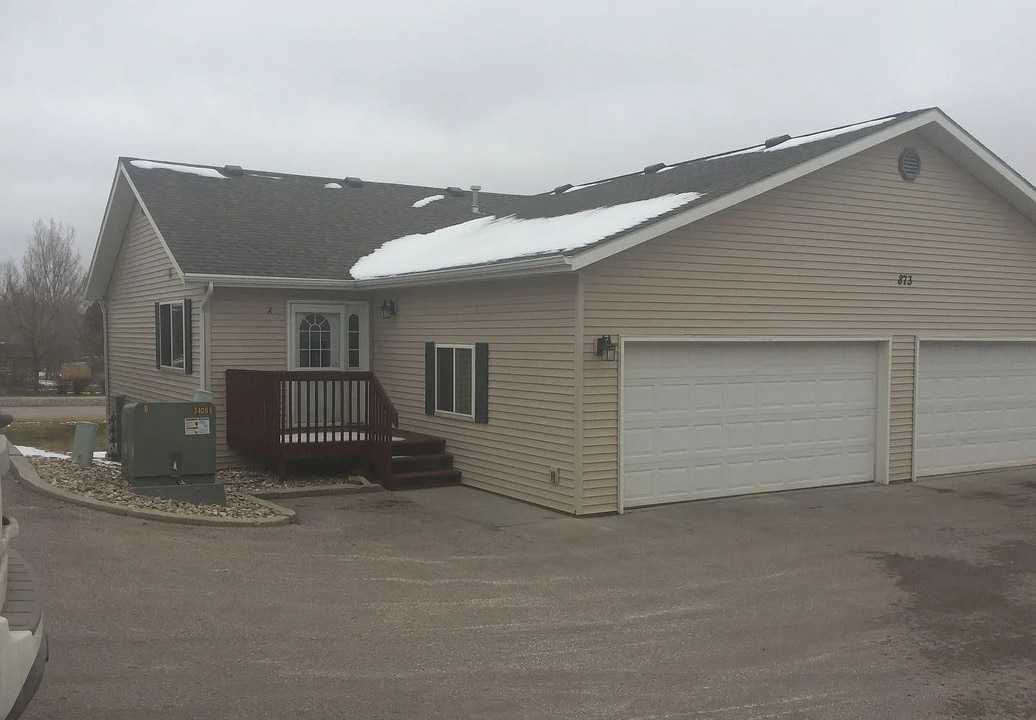 873 E Minnesota St in Rapid City, SD - Foto de edificio