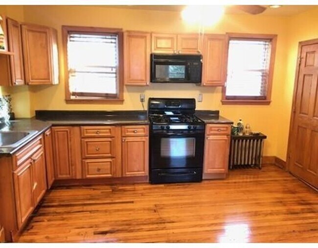 67 Prospect St, Unit 2 in Somerville, MA - Building Photo - Building Photo