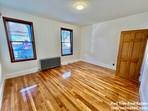 234 Cypress St, Unit 1 in Brookline, MA - Building Photo - Building Photo