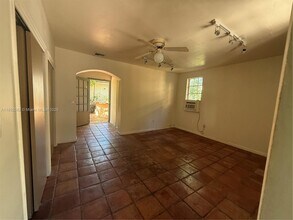 5208 Alton Rd in Miami Beach, FL - Building Photo - Building Photo