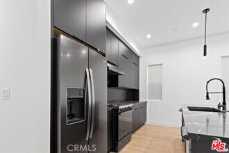 1525 S Carmelina Ave in Los Angeles, CA - Building Photo - Building Photo