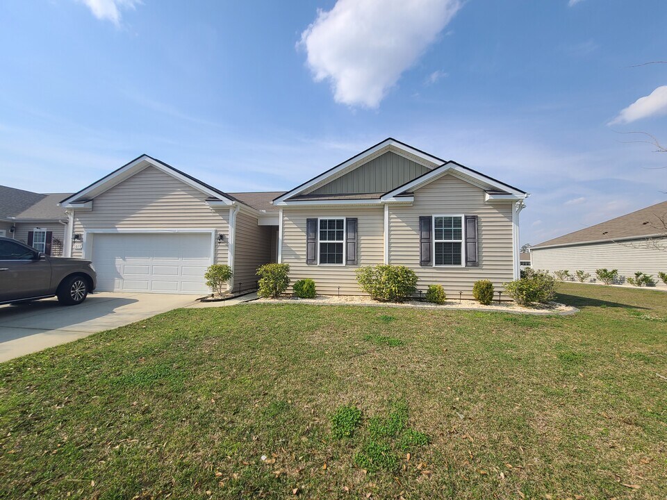 1013 Manassas Dr in Conway, SC - Building Photo
