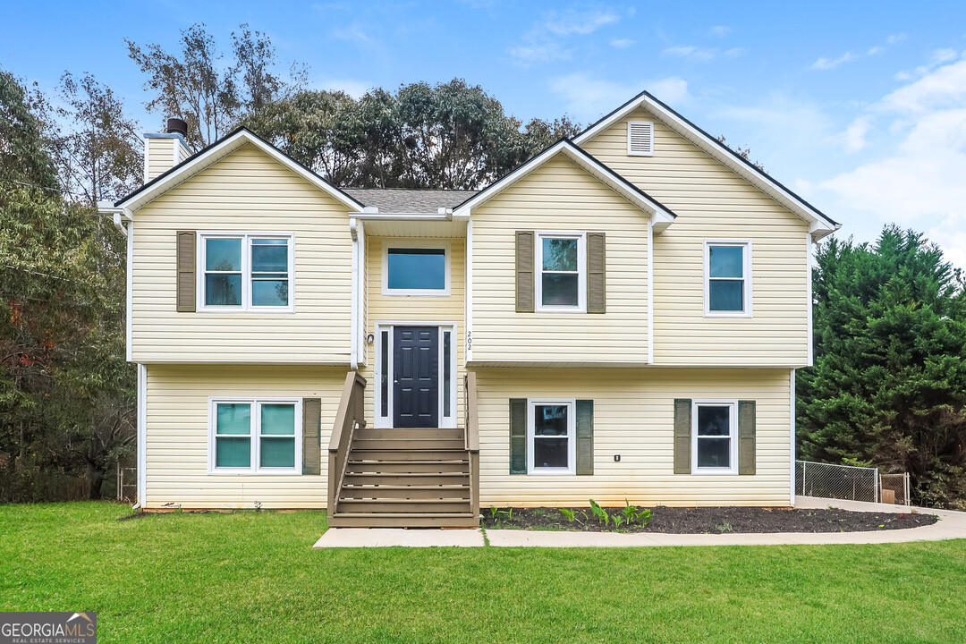 202 Wesley Mill Way in Villa Rica, GA - Building Photo