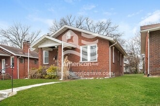 1089 Pennsylvania Ave in University City, MO - Foto de edificio - Building Photo