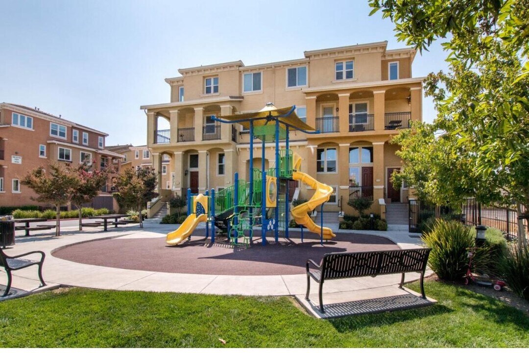 1609 Lee Way in Milpitas, CA - Building Photo