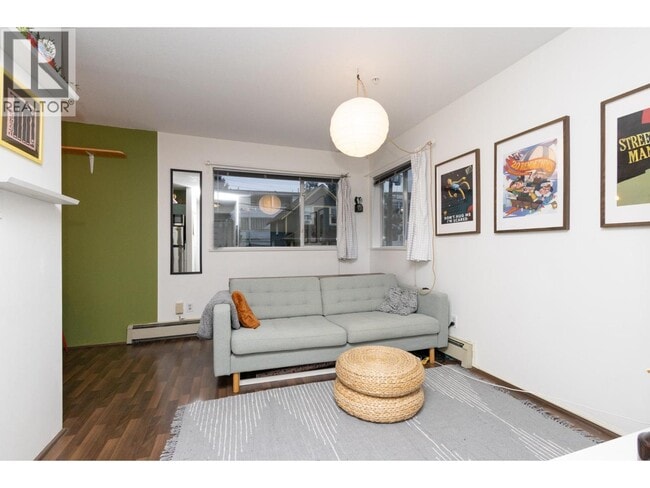 33 N Templeton Dr in Vancouver, BC - Building Photo - Building Photo