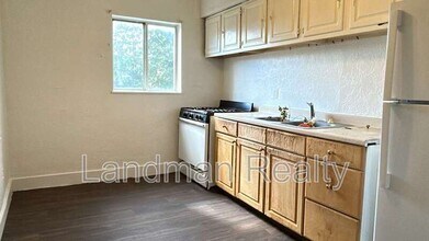 711 Russellwood Ave in Mckees Rocks, PA - Building Photo - Building Photo