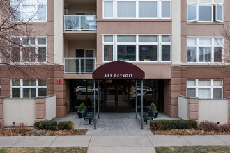 Bentley Condominiums in Denver, CO - Building Photo - Building Photo