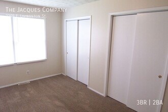 2205 E Livingston St in Springfield, MO - Building Photo - Building Photo