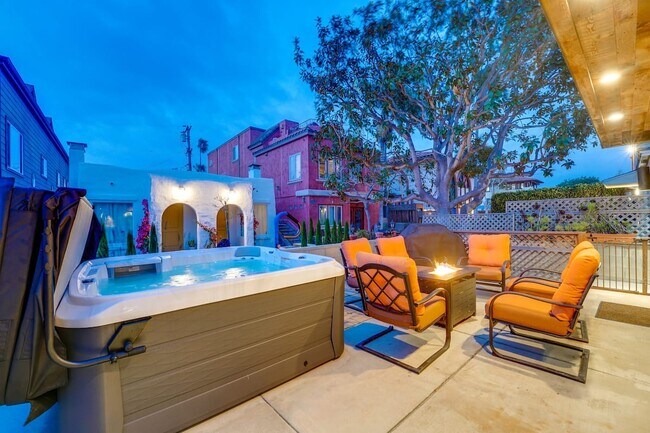 747 Island Ct in San Diego, CA - Building Photo - Building Photo
