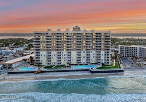 2403 S Atlantic Ave, Unit 410 in Daytona Beach Shores, FL - Building Photo
