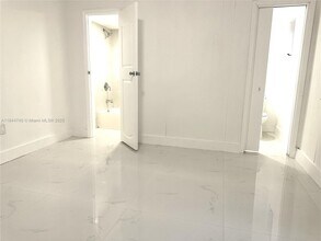61 SW 58th Ct in Miami, FL - Building Photo - Building Photo