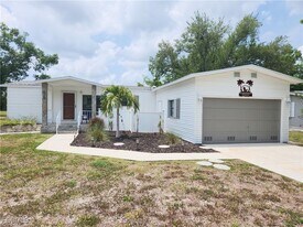 10401 Circle Pine Rd in North Fort Myers, FL - Building Photo
