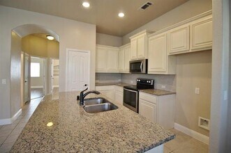 6613 Meadow Glen Dr in Midlothian, TX - Building Photo - Building Photo