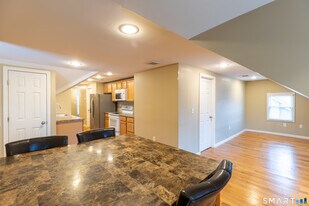 772 Farmington Ave in West Hartford, CT - Building Photo