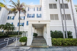 100 Mac Farlane Dr in Delray Beach, FL - Building Photo - Building Photo