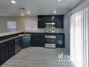 494 Brompton St in Las Vegas, NV - Building Photo - Building Photo