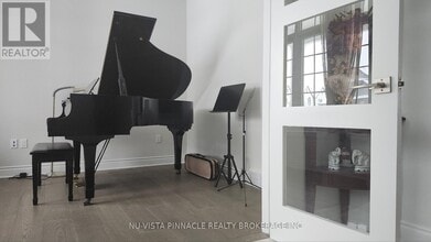 1924 Trailsway Dr in London, ON - Building Photo - Building Photo