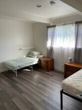 150 Arcade Blvd in Sacramento, CA - Foto de edificio - Building Photo