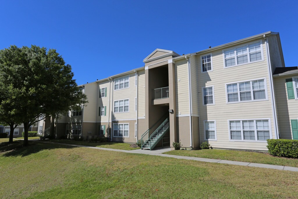 Lakewood Shores Brandon, FL Apartments