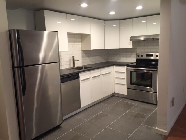 200 Galen Dr in Key Biscayne, FL - Building Photo