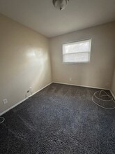 299 Dashwood Dr in Ferguson, MO - Building Photo - Building Photo