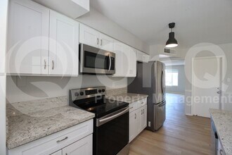 537 E Laguna Dr in Tempe, AZ - Building Photo - Building Photo