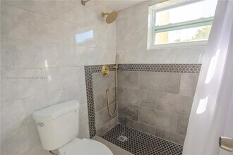 4351 NW 5th St-Unit -4351 in Miami, FL - Building Photo - Building Photo