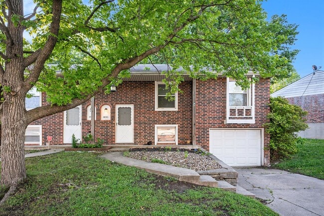 property at 2835 Tepee Ave