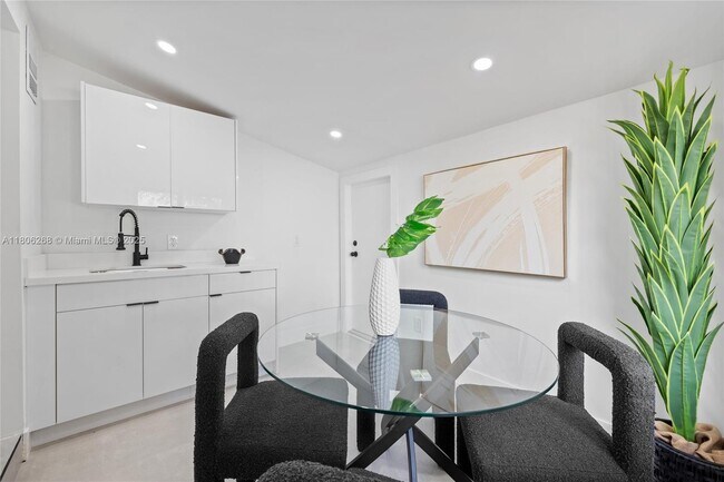 3574 NW 12th St in Miami, FL - Building Photo - Building Photo